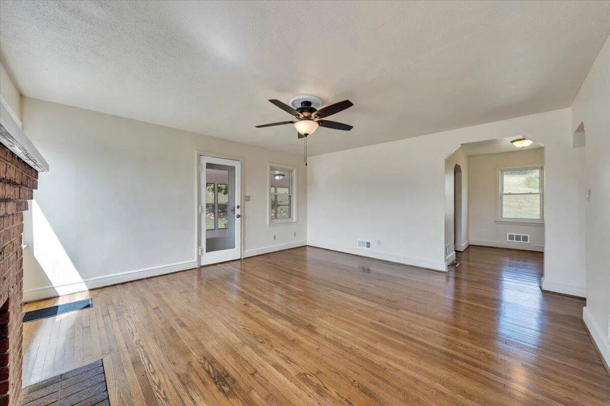 4332 Tennessee AVE NW - Photo 4