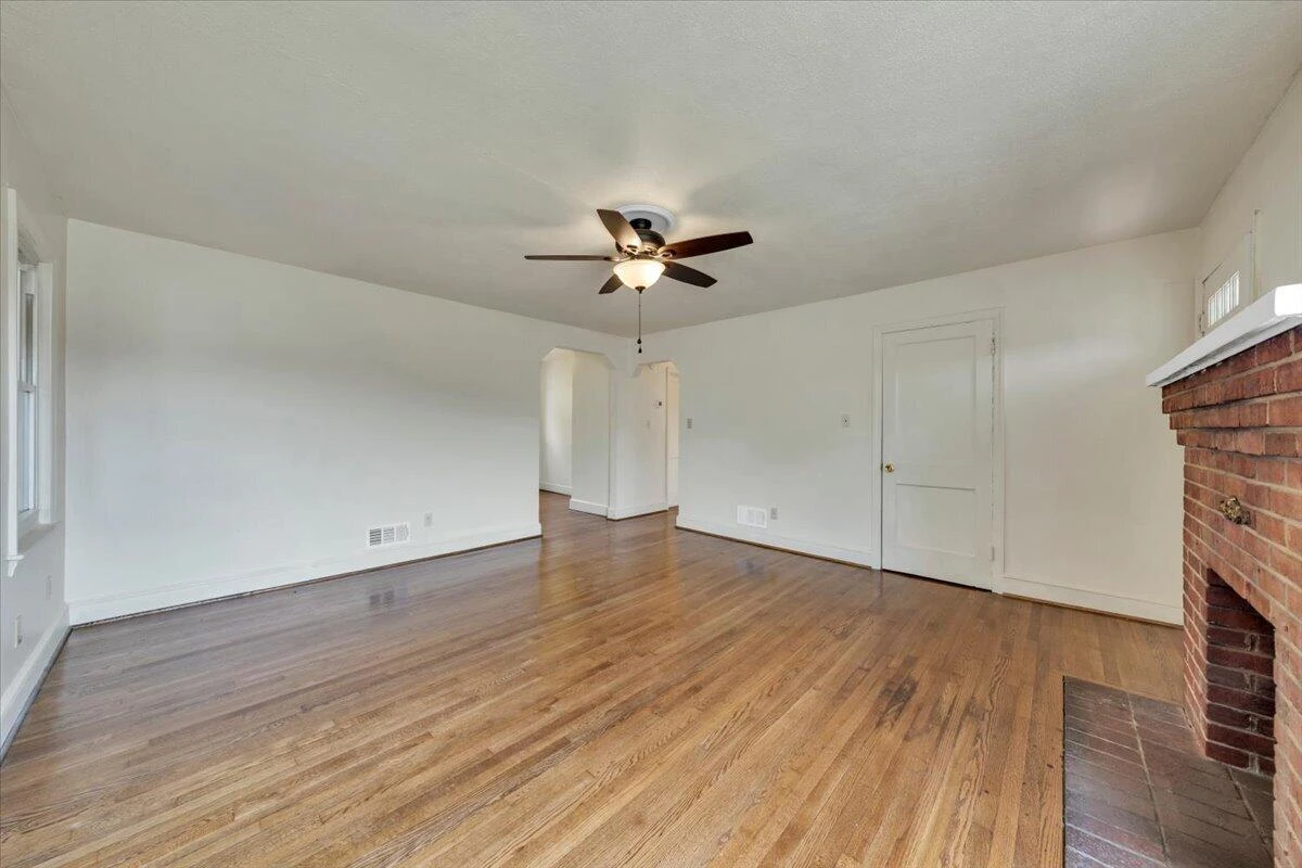 4332 Tennessee AVE NW - Photo 5