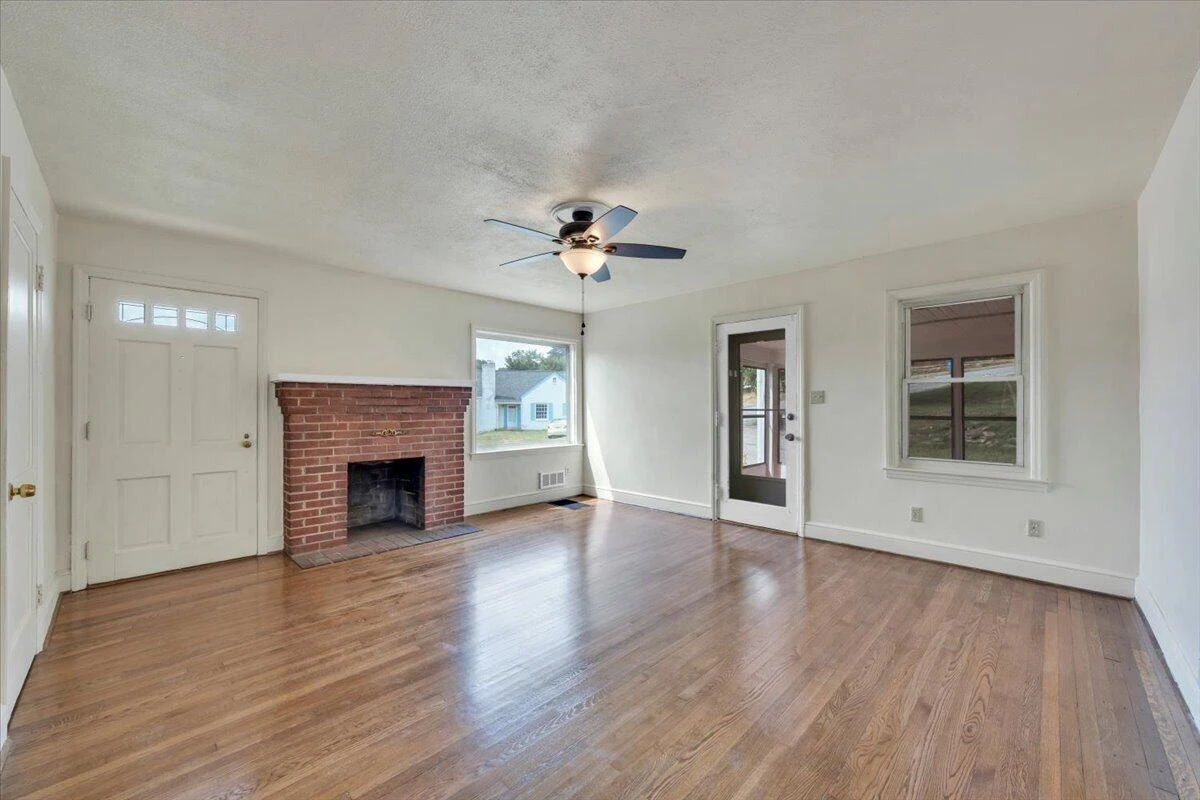 4332 Tennessee AVE NW - Photo 6