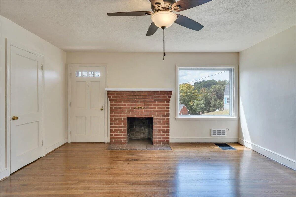 4332 Tennessee AVE NW - Photo 7