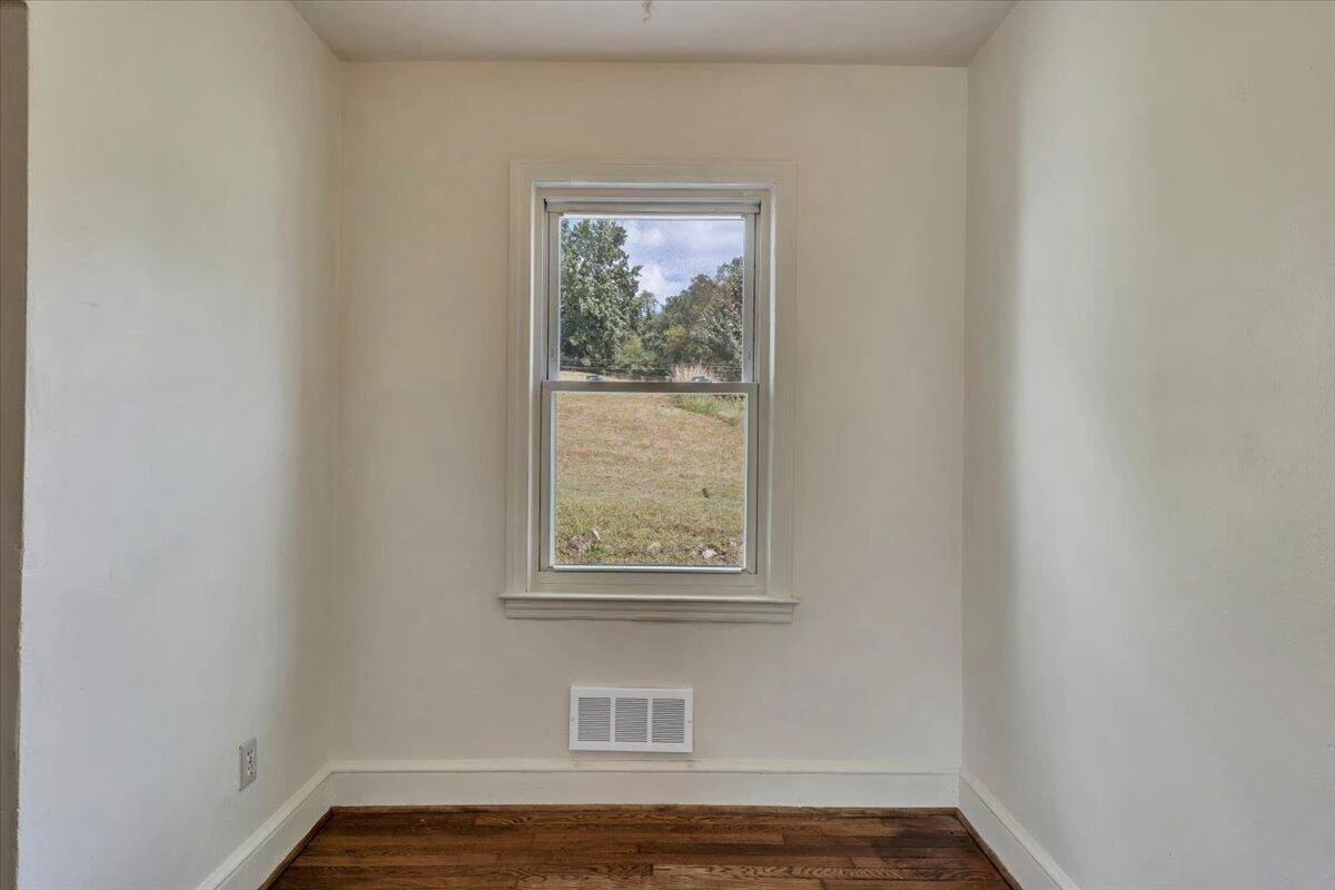 4332 Tennessee AVE NW - Photo 9