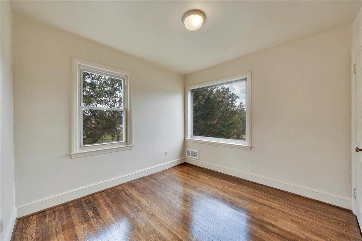 4332 Tennessee AVE NW - Photo 16