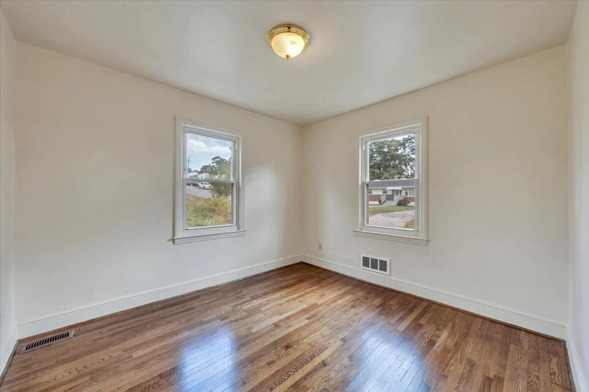 4332 Tennessee AVE NW - Photo 18