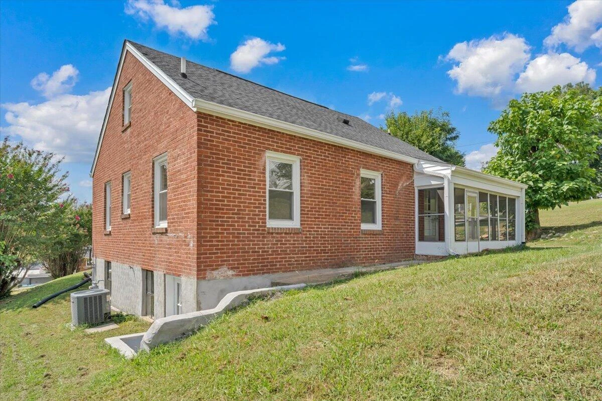 4332 Tennessee AVE NW - Photo 34