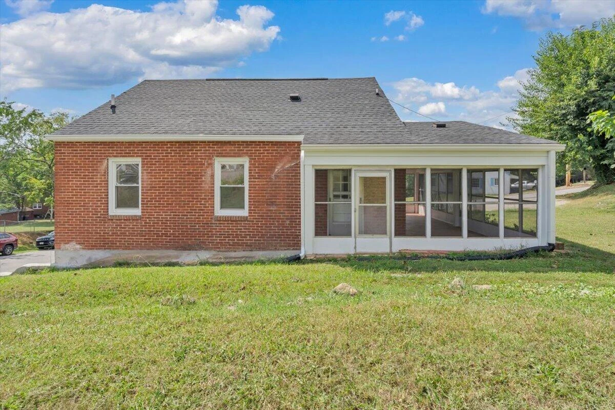 4332 Tennessee AVE NW - Photo 36