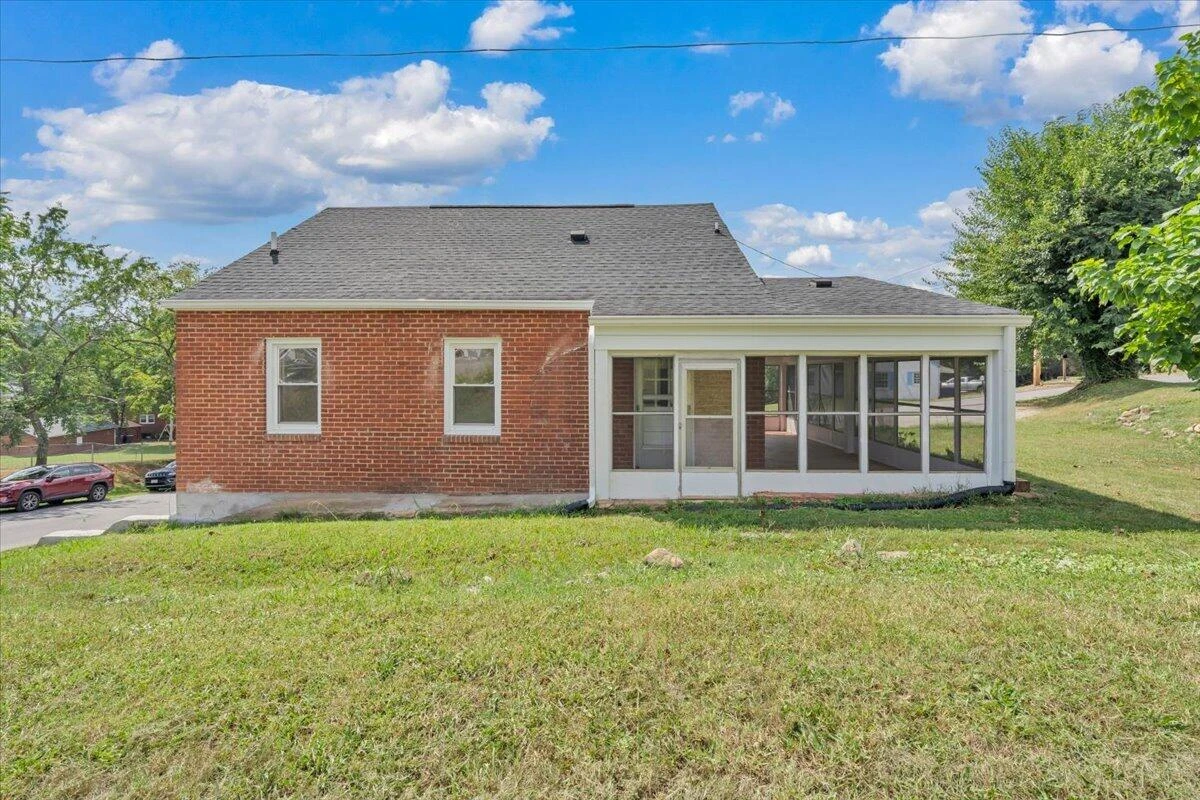 4332 Tennessee AVE NW - Photo 37