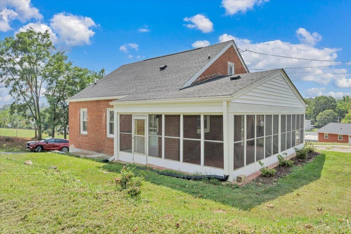 4332 Tennessee AVE NW - Photo 38