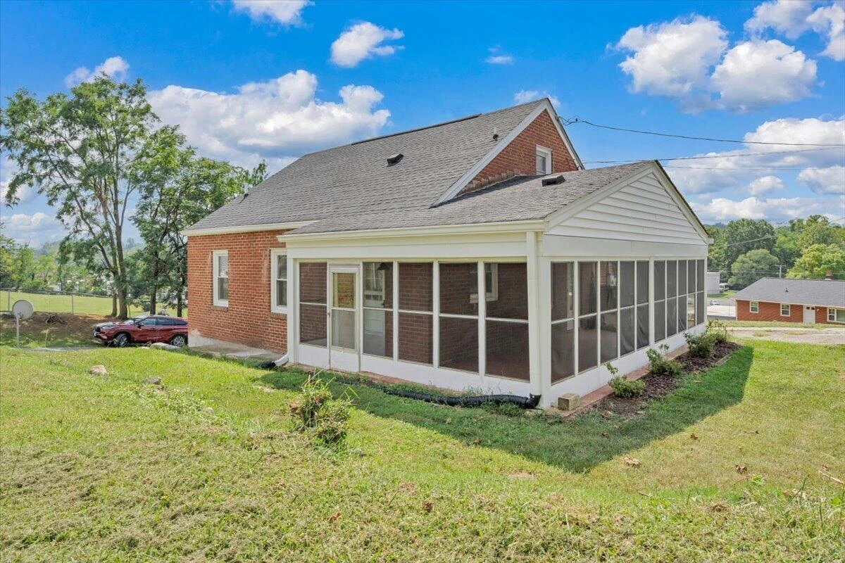 4332 Tennessee AVE NW - Photo 39