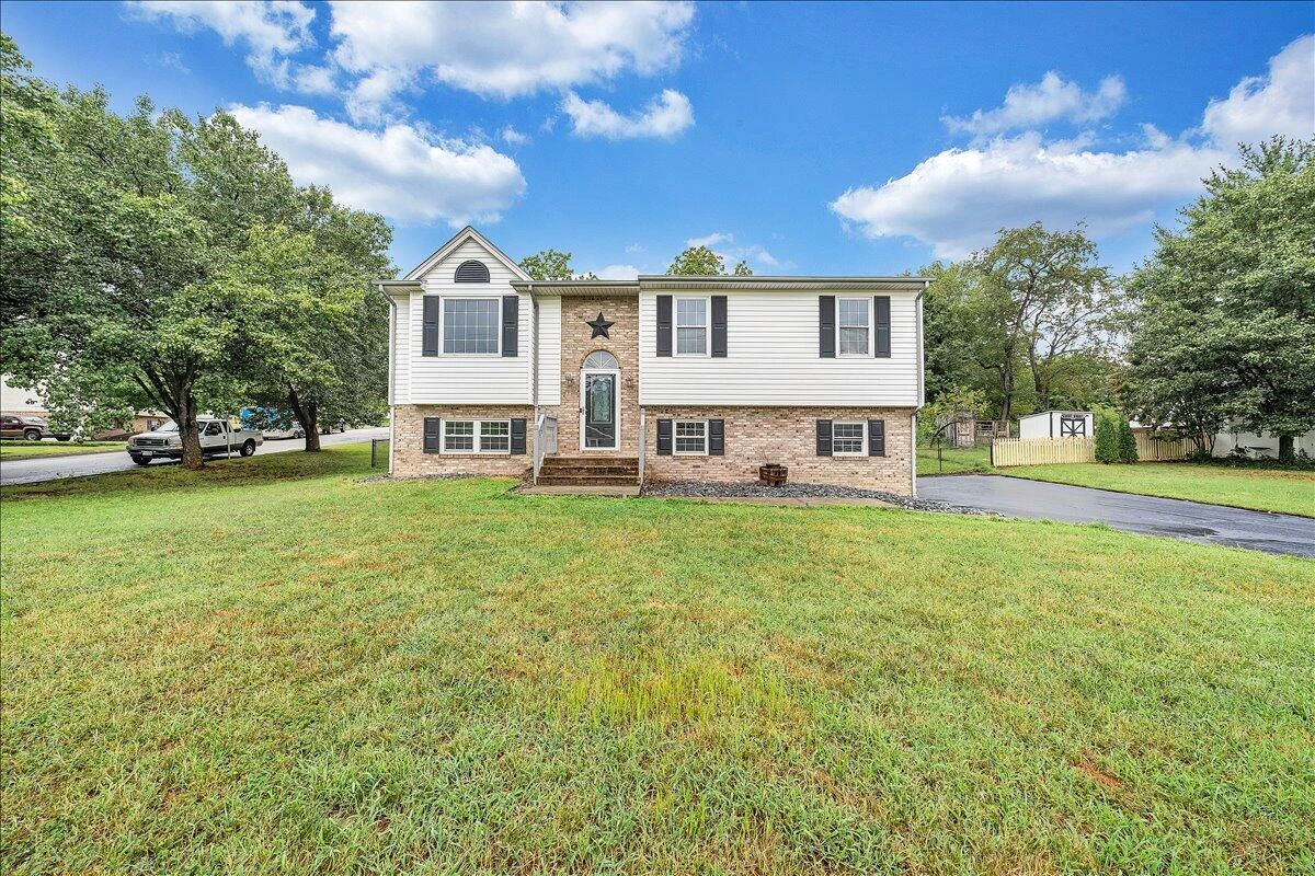 2111 Mill LN - Photo 5