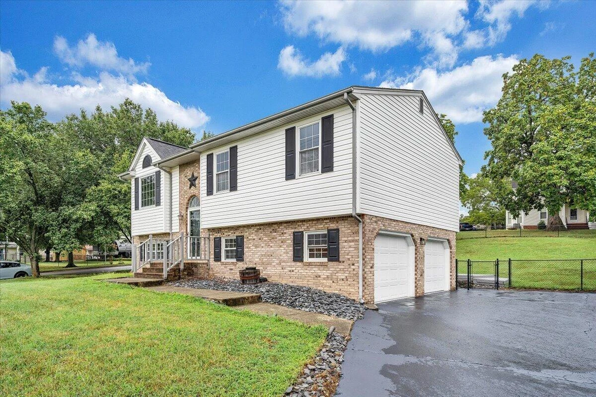 2111 Mill LN - Photo 6