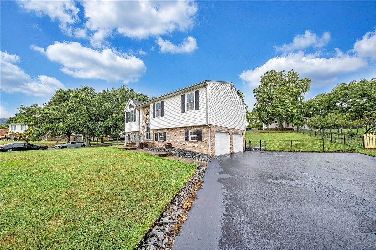 2111 Mill LN - Photo 7