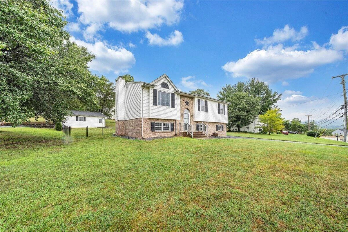 2111 Mill LN - Photo 9