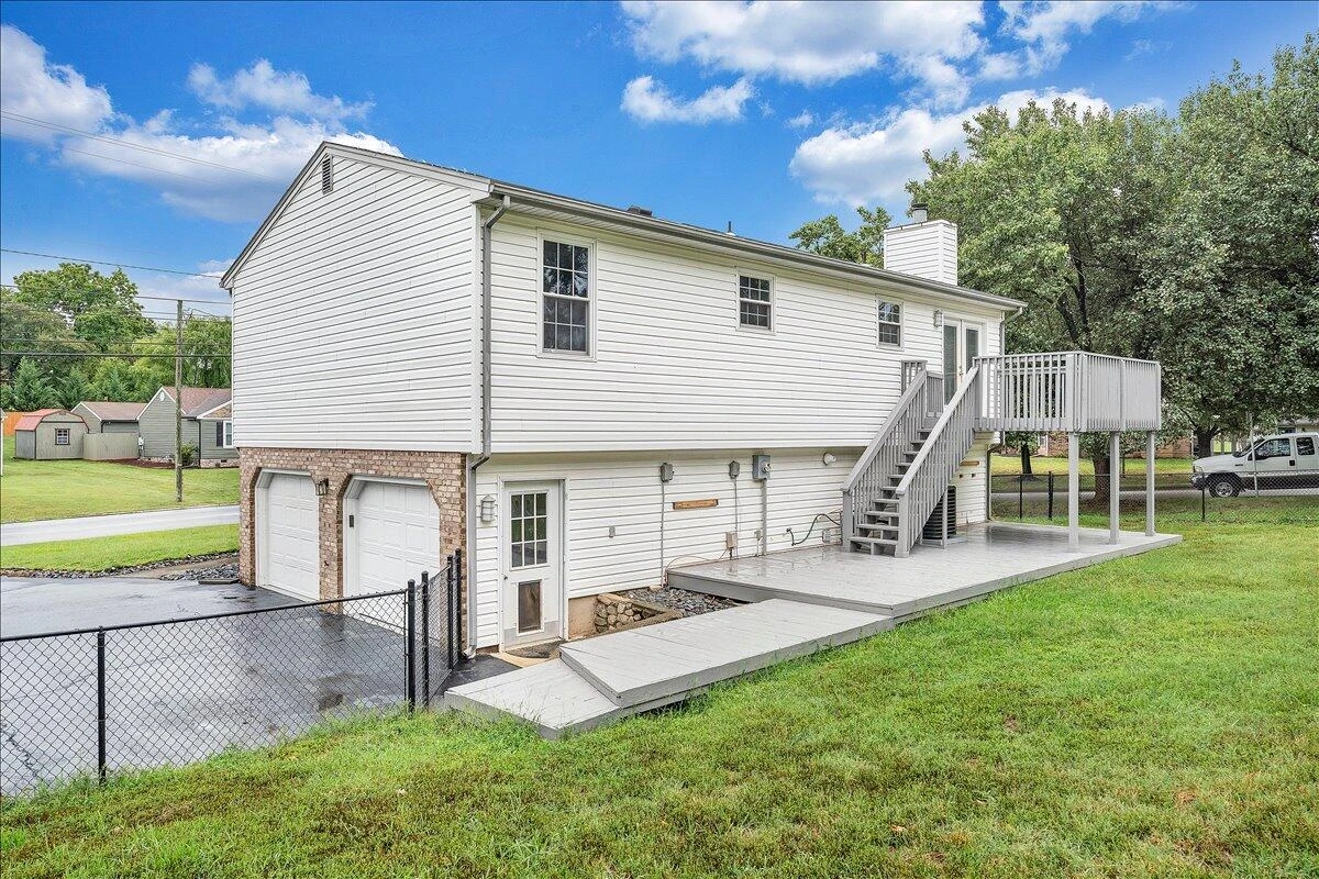 2111 Mill LN - Photo 10