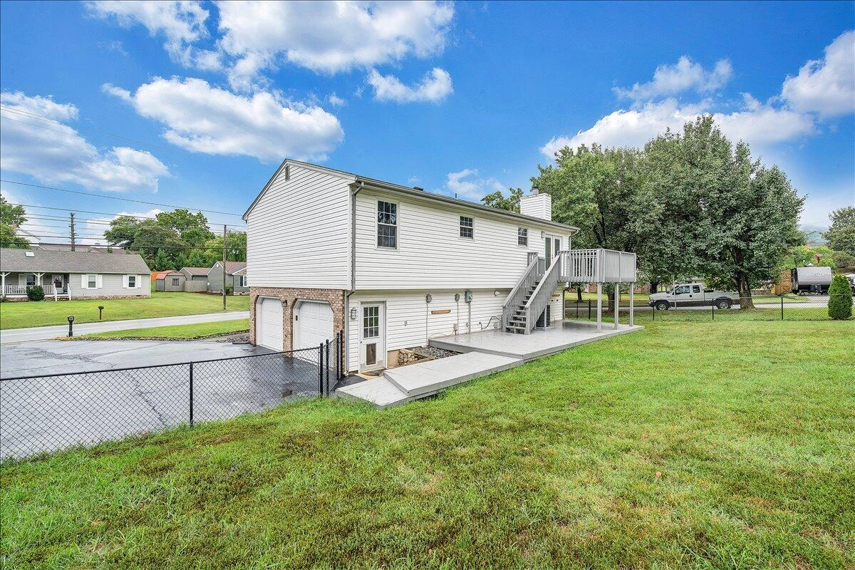 2111 Mill LN - Photo 11