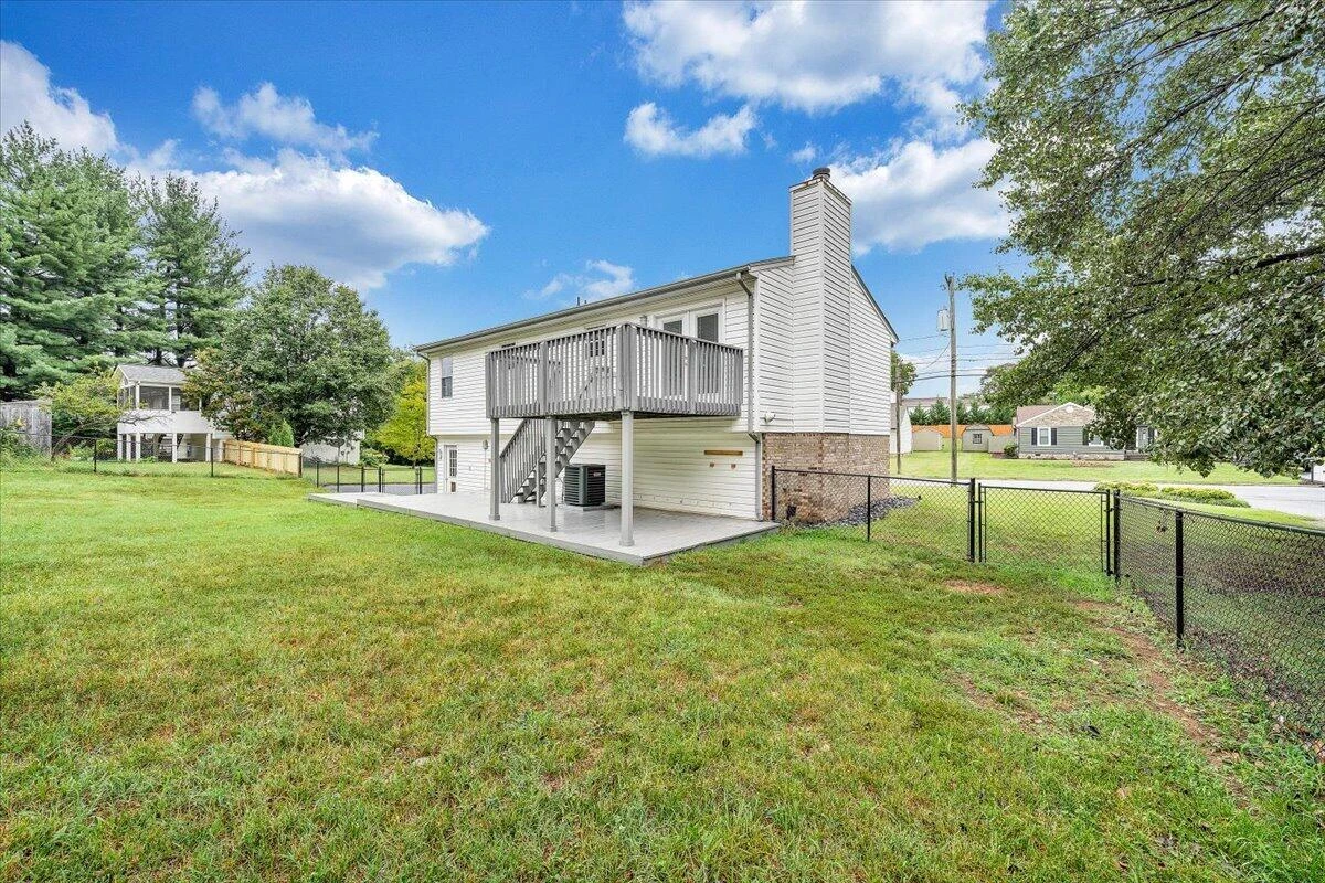 2111 Mill LN - Photo 13