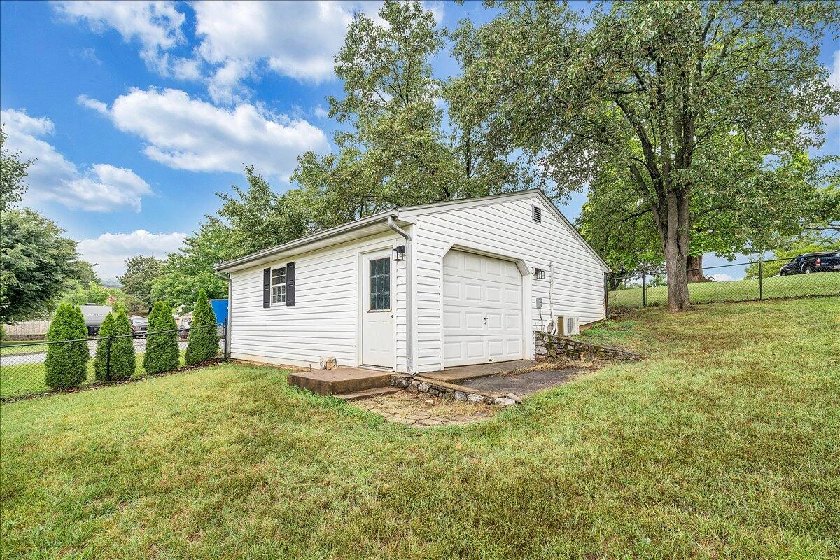 2111 Mill LN - Photo 19