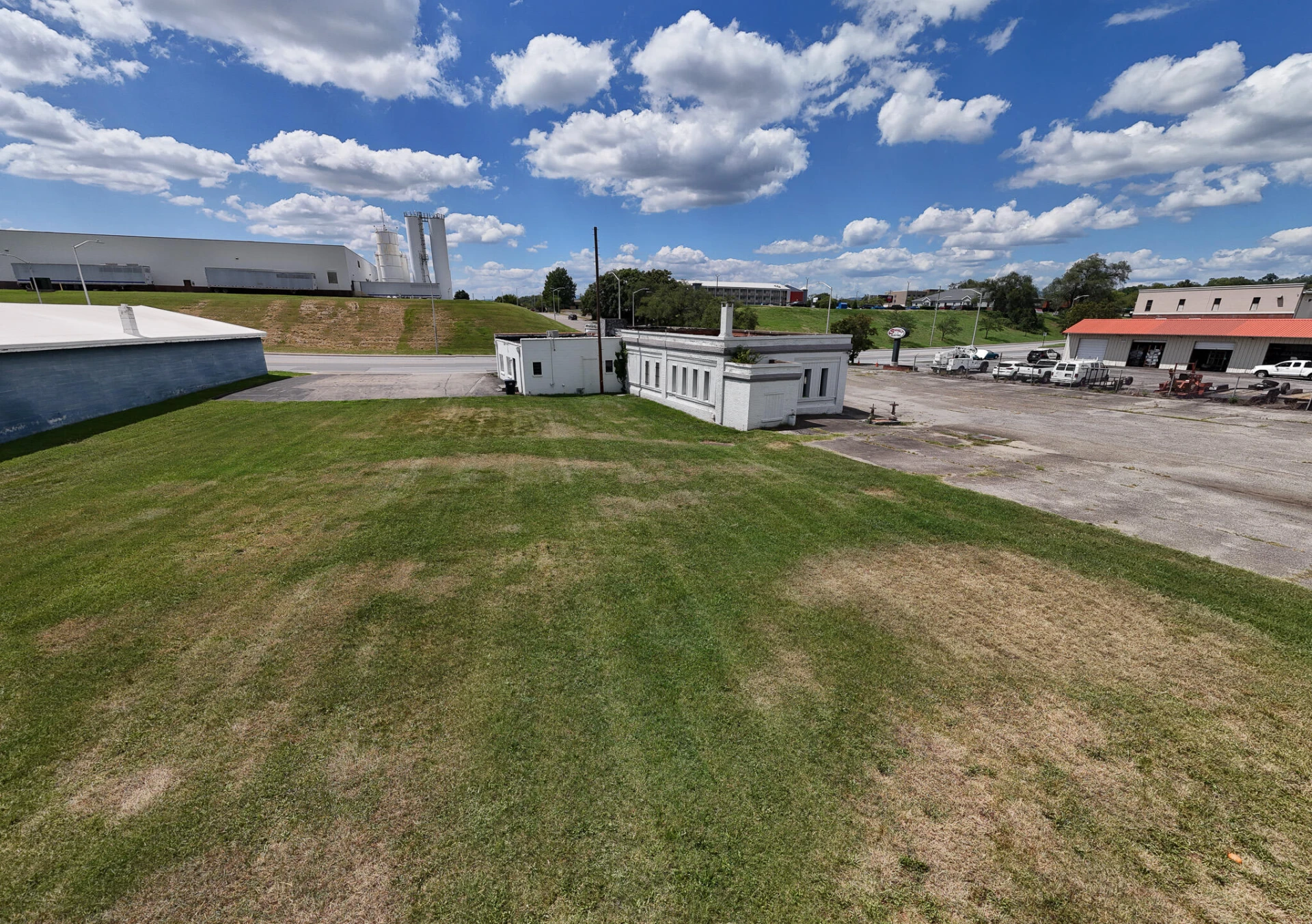 907 Kimball AVE NE - Photo 4