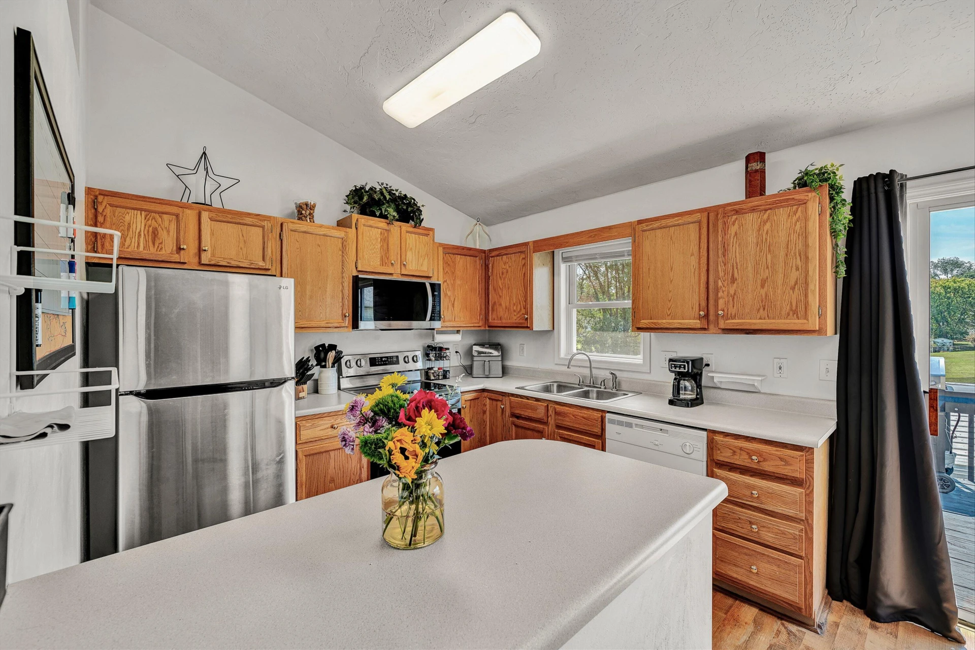 905 Stokes DR - Photo 10