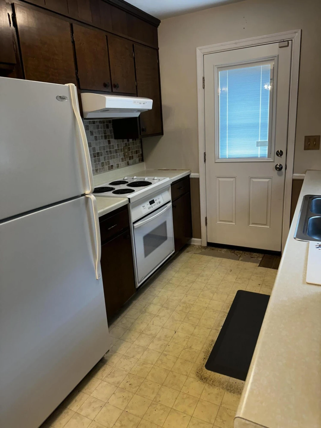 123 Hillview DR - Photo 8