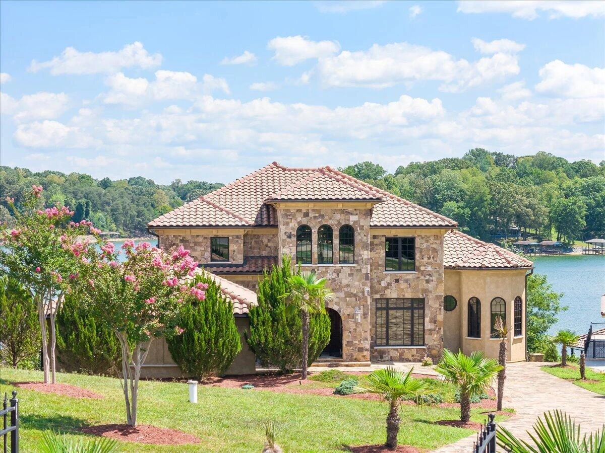 331 Blue Heron DR