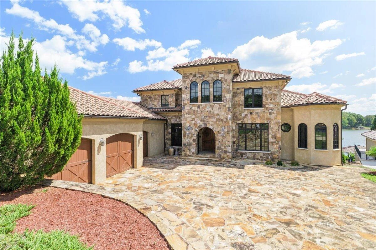 331 Blue Heron DR - Photo 2