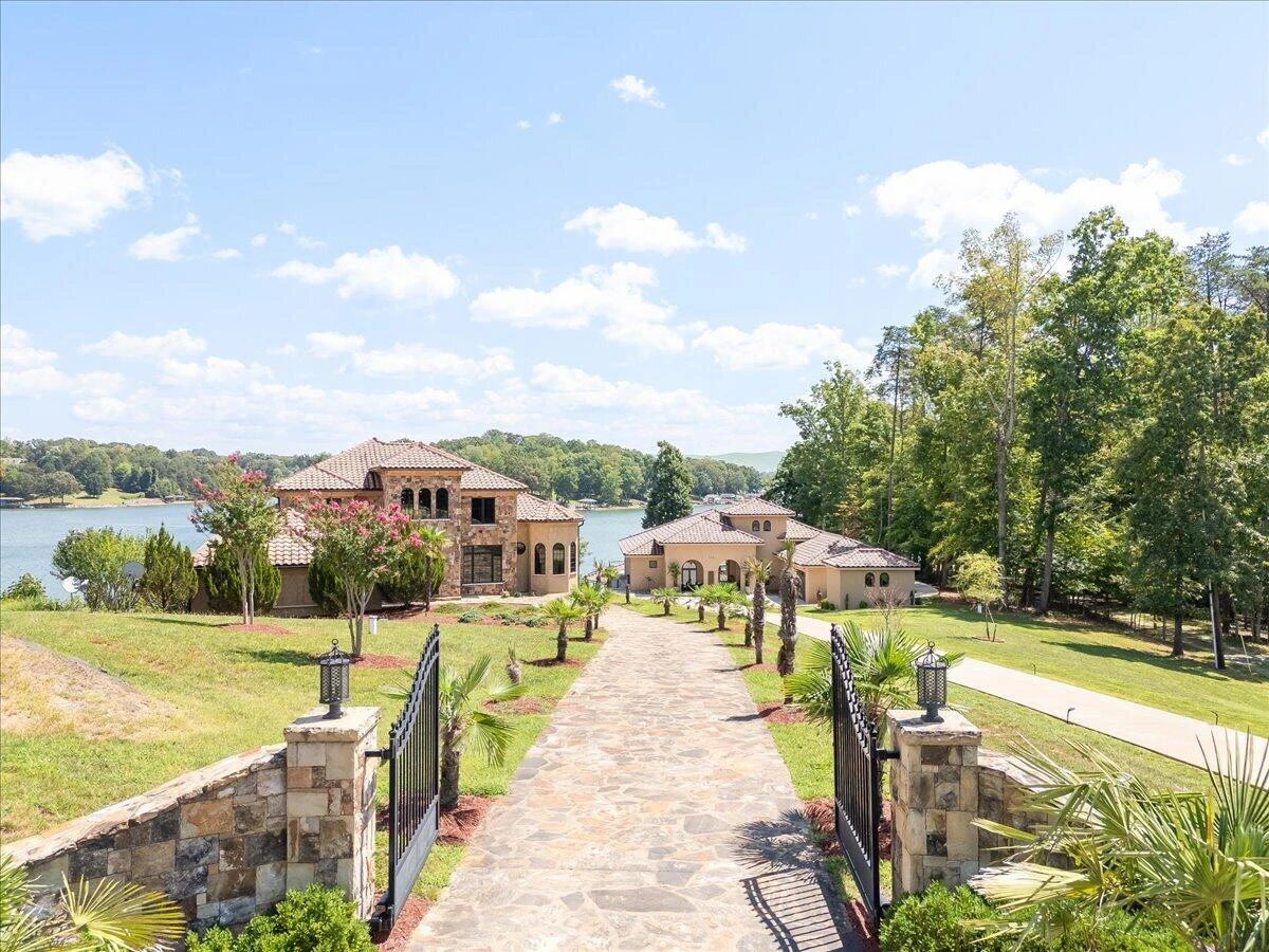331 Blue Heron DR - Photo 4