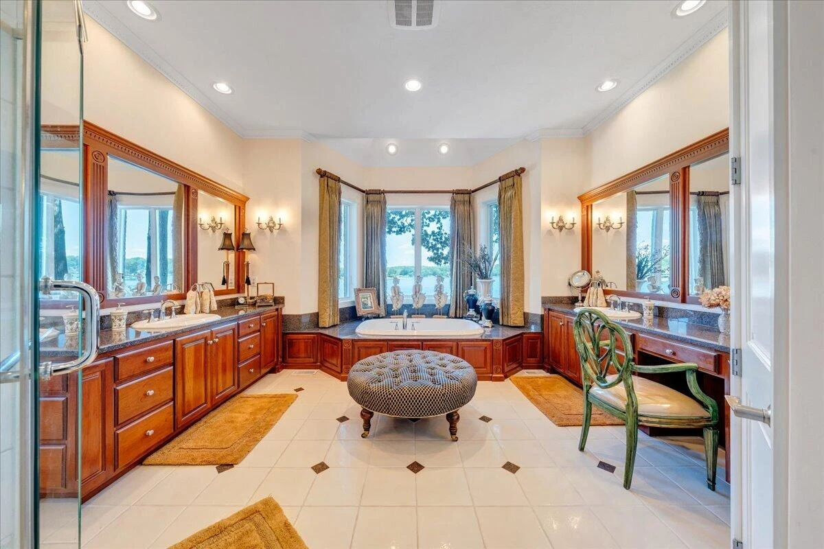 500 Oak Point DR - Photo 46