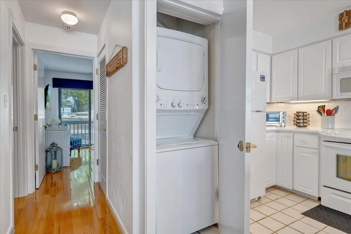 65 Woodbridge CIR #1111 - Photo 24
