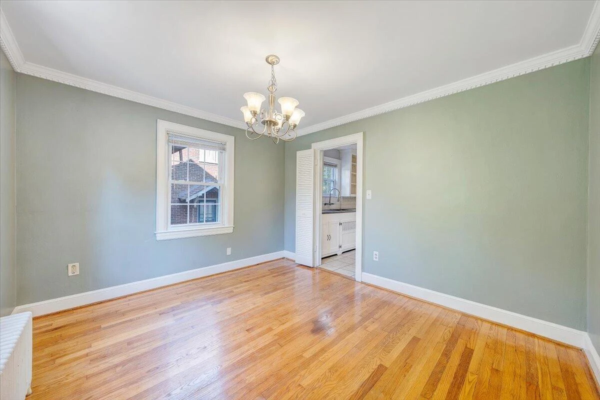 2319 Laburnum AVE SW - Photo 6