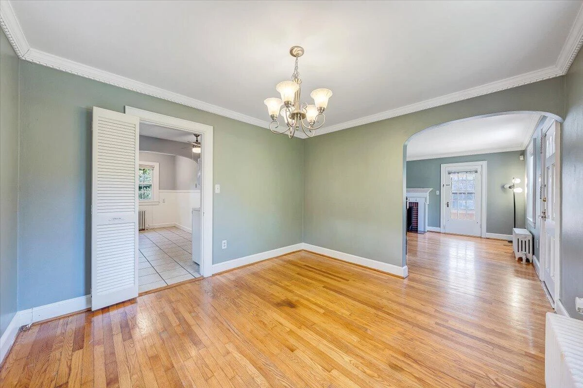 2319 Laburnum AVE SW - Photo 7