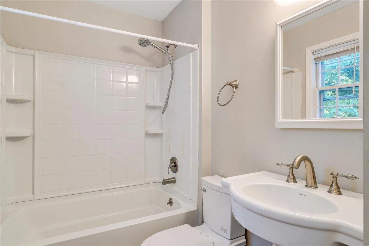 2319 Laburnum AVE SW - Photo 11