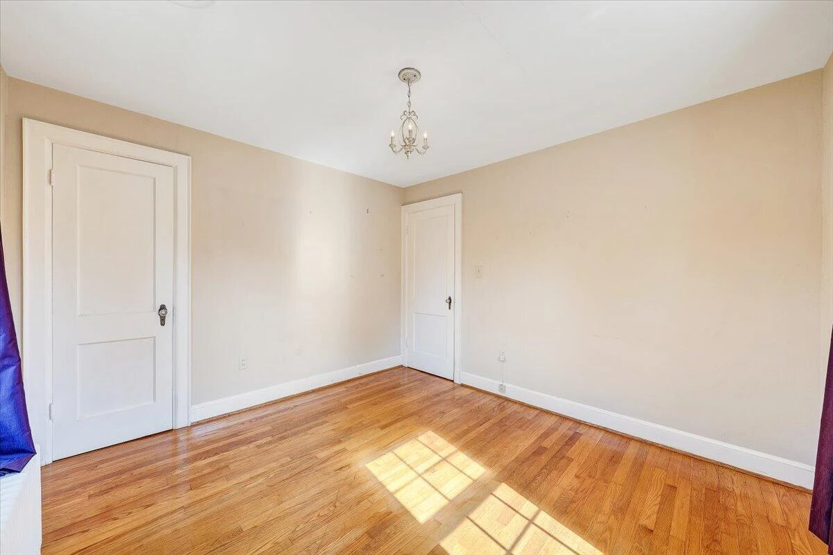 2319 Laburnum AVE SW - Photo 17