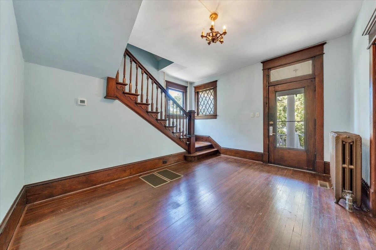 1412 Maple AVE SW - Photo 5