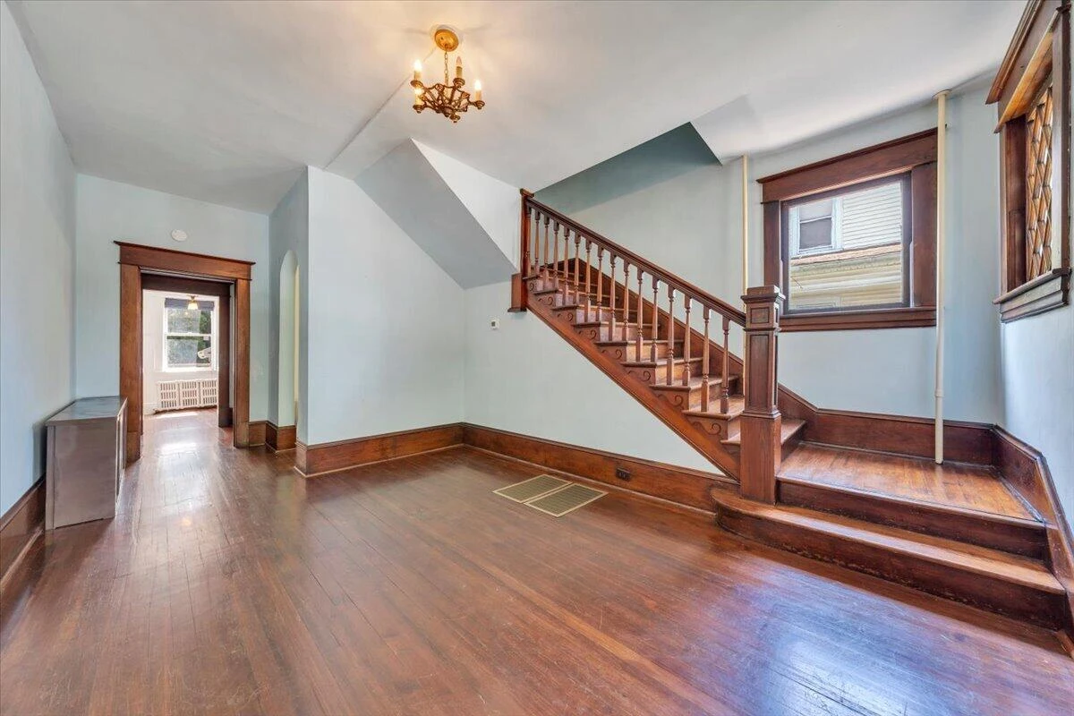 1412 Maple AVE SW - Photo 6