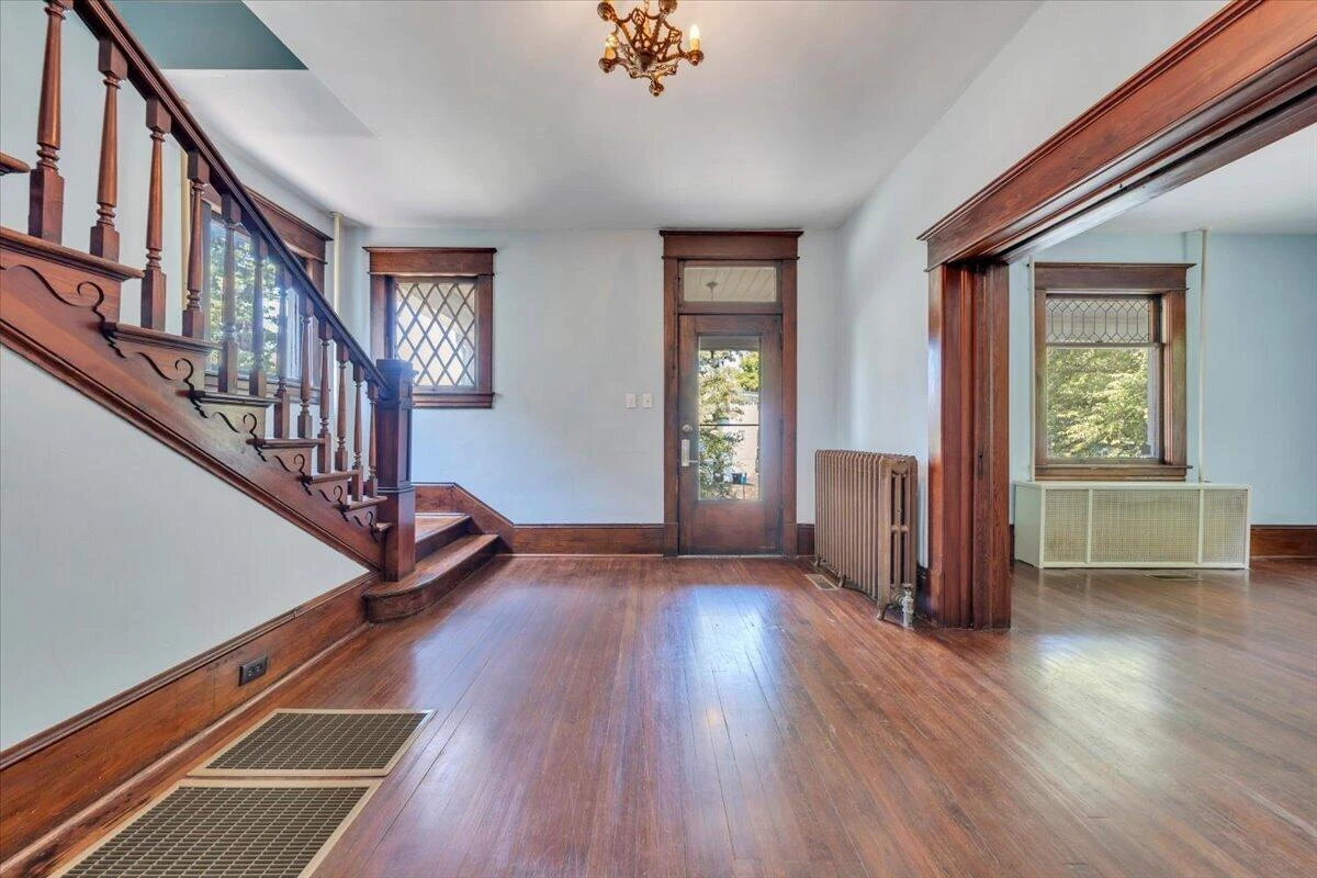 1412 Maple AVE SW - Photo 7