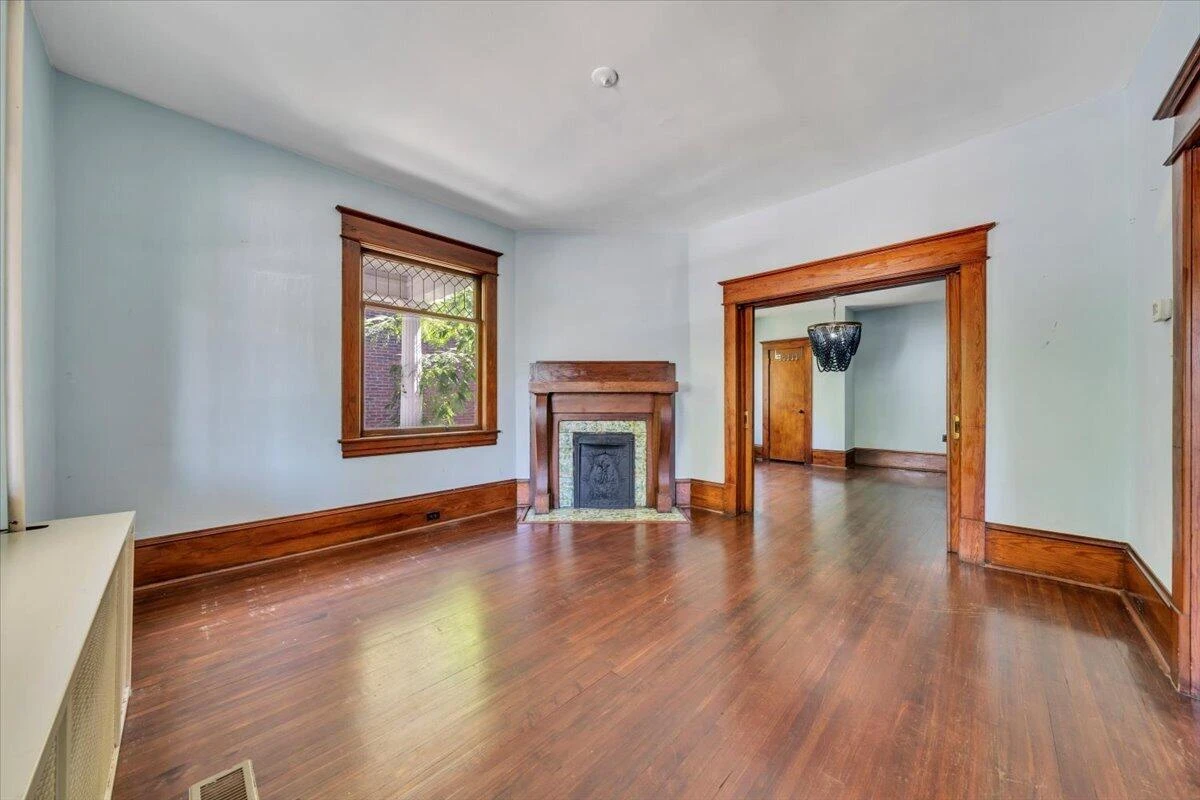 1412 Maple AVE SW - Photo 8