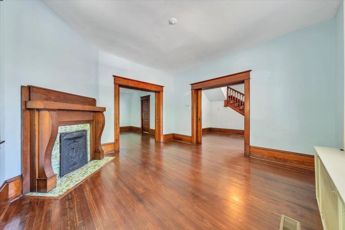 1412 Maple AVE SW - Photo 9
