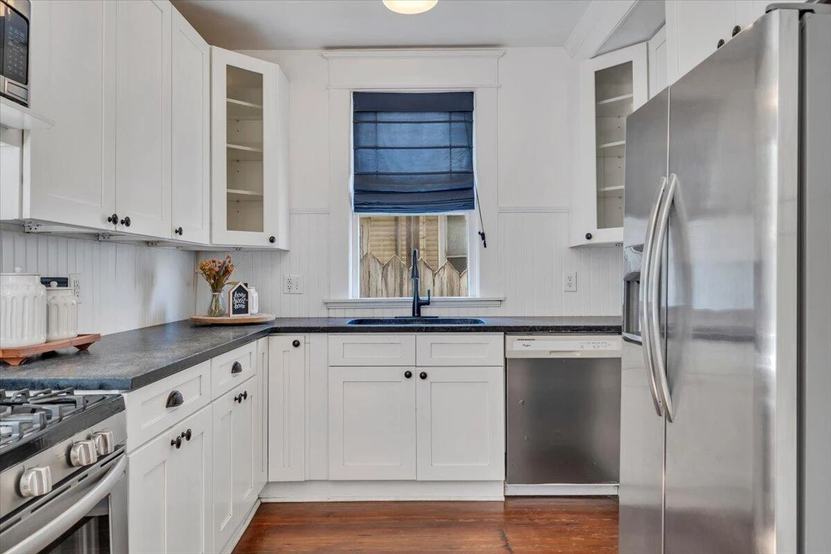 1412 Maple AVE SW - Photo 15