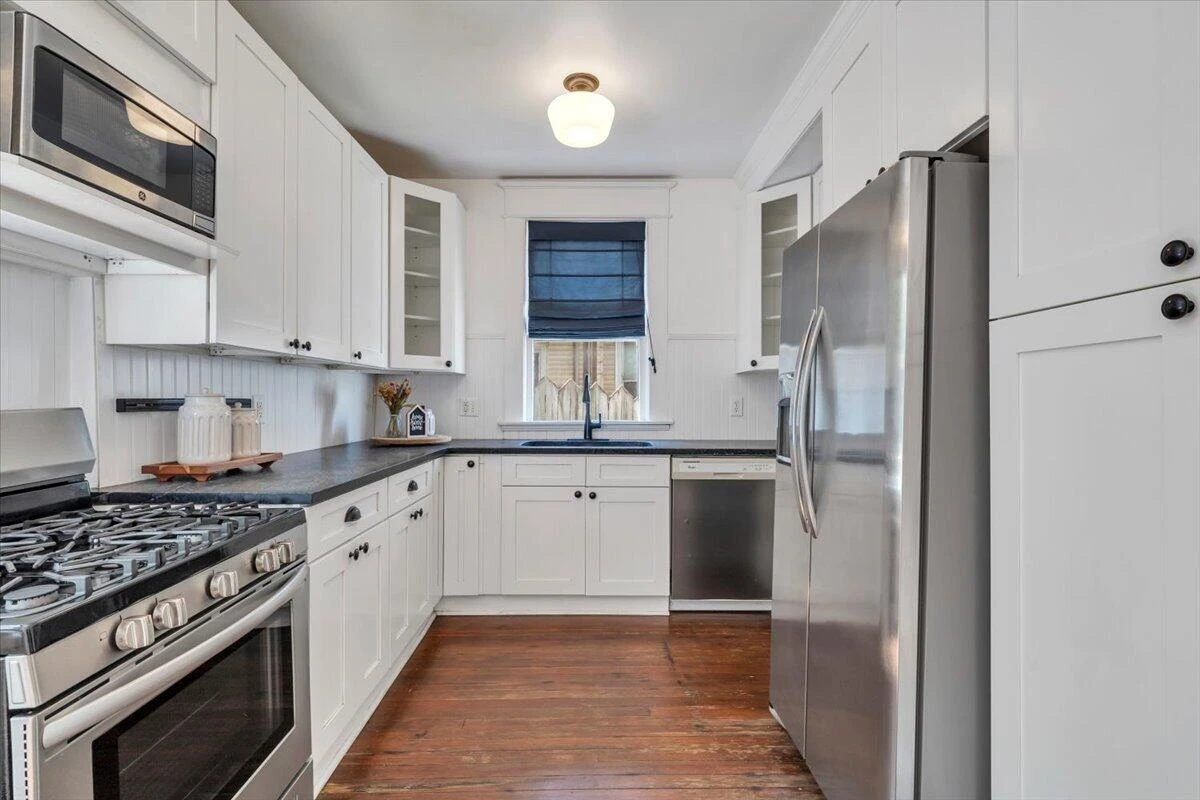 1412 Maple AVE SW - Photo 17