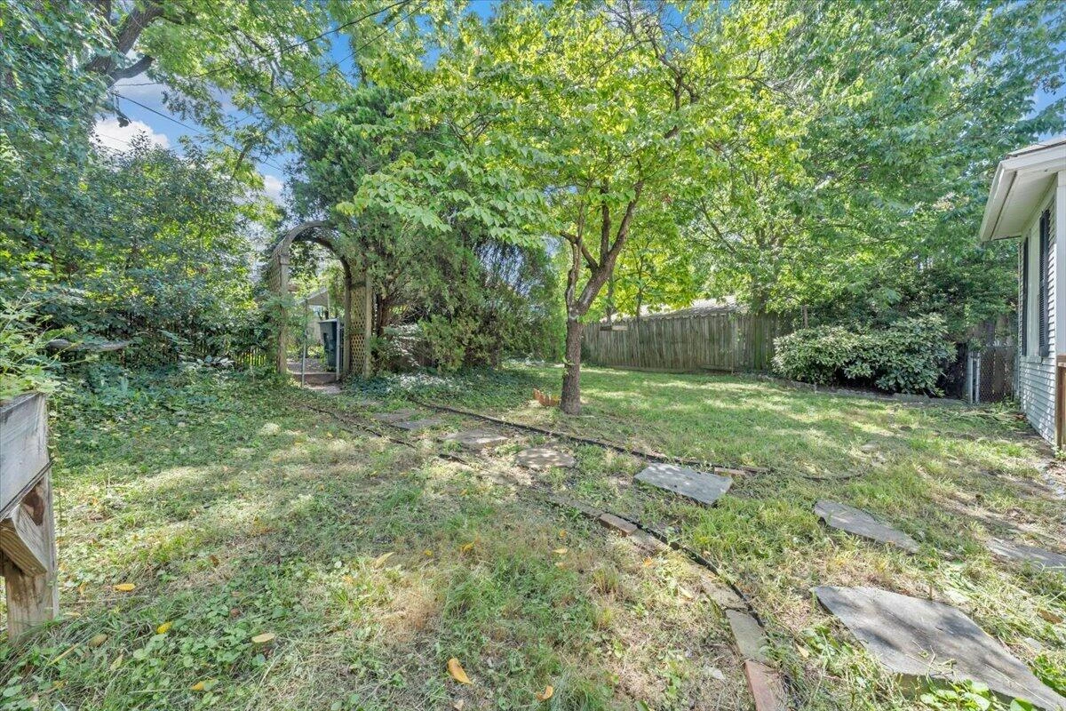 1412 Maple AVE SW - Photo 33