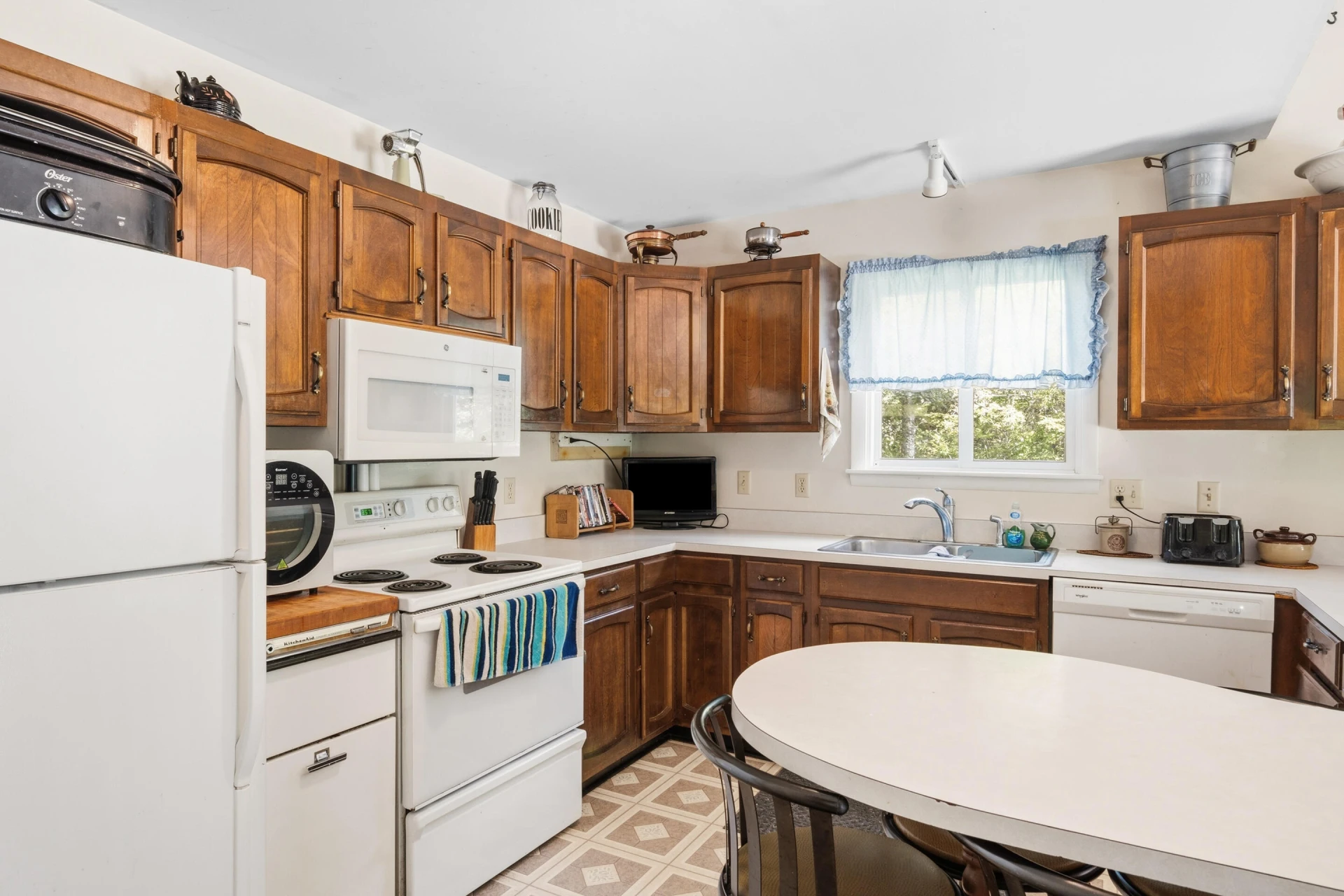 4681 Fishers View RD - Photo 9