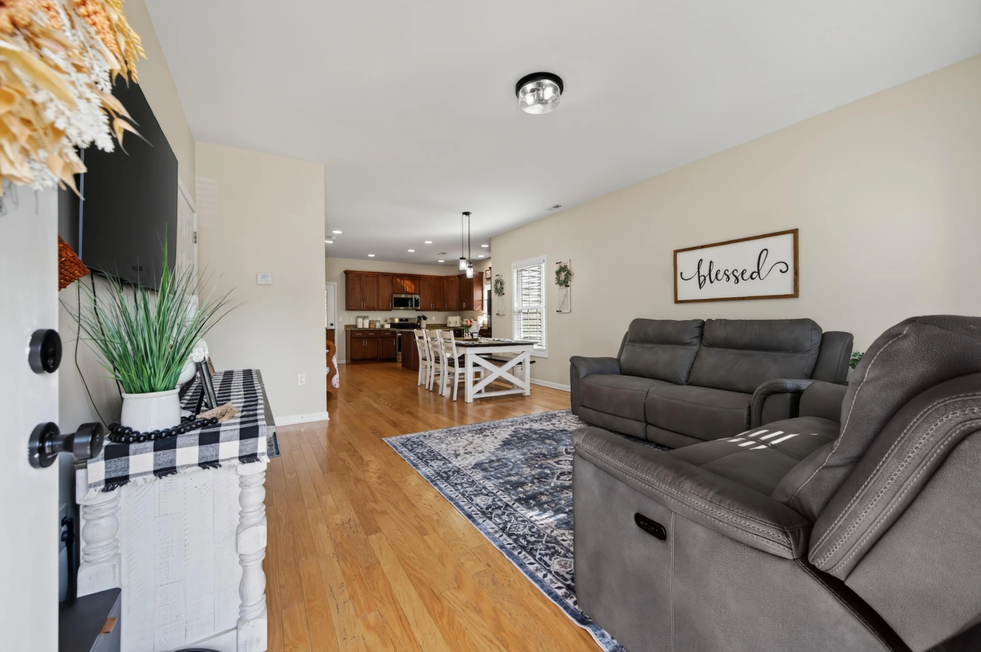 320 Bernies WAY - Photo 8