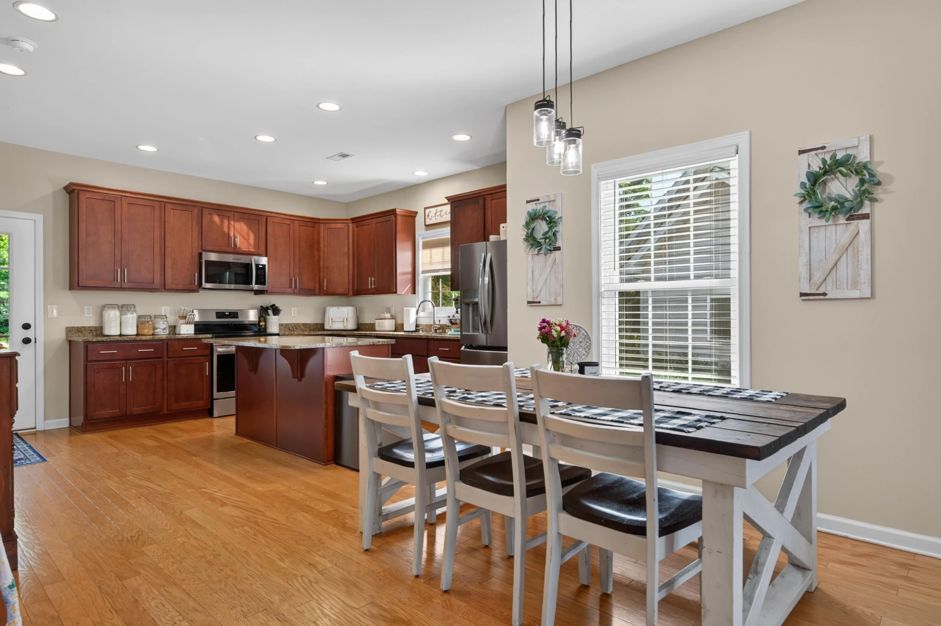 320 Bernies WAY - Photo 12