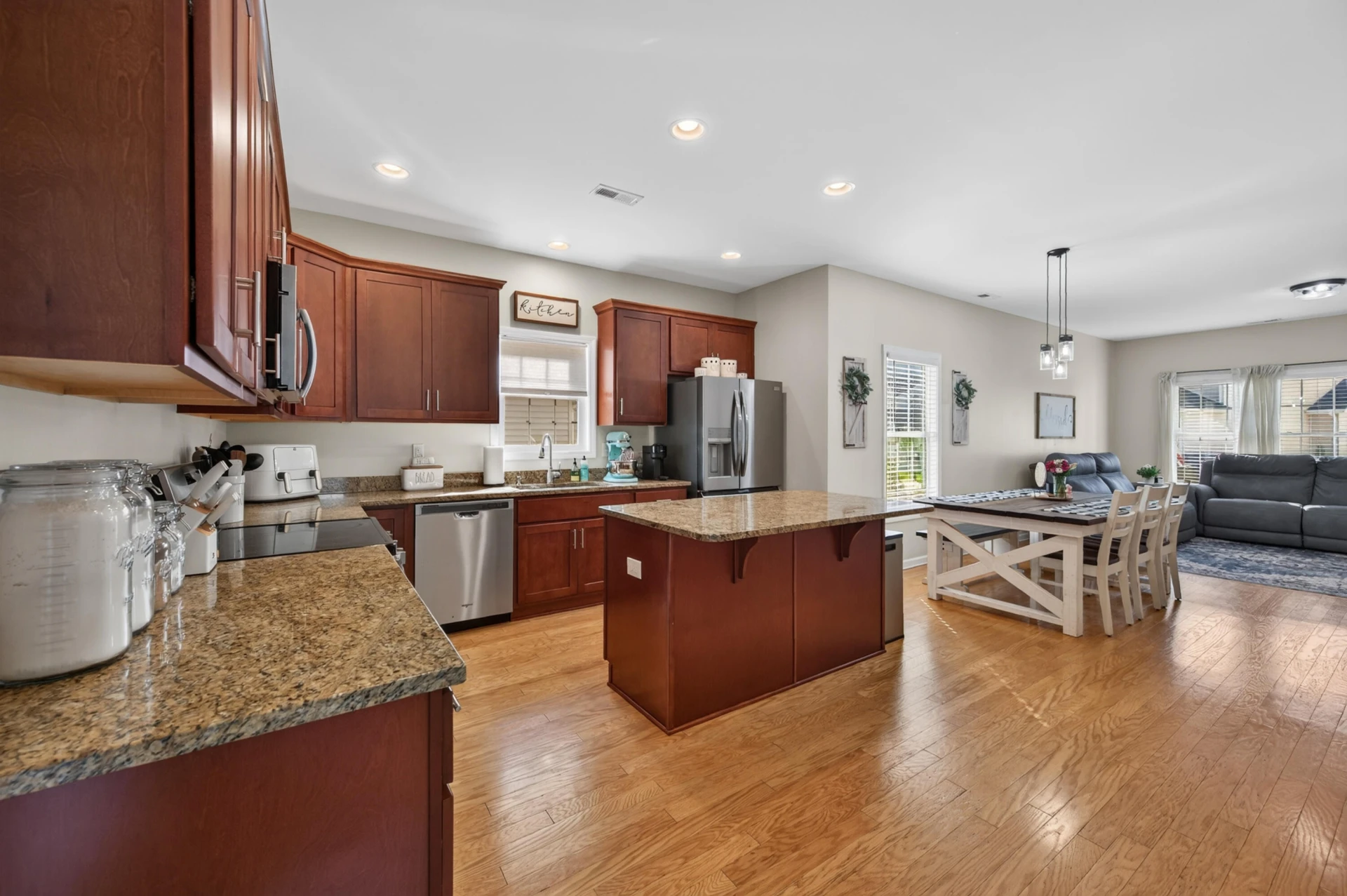 320 Bernies WAY - Photo 18