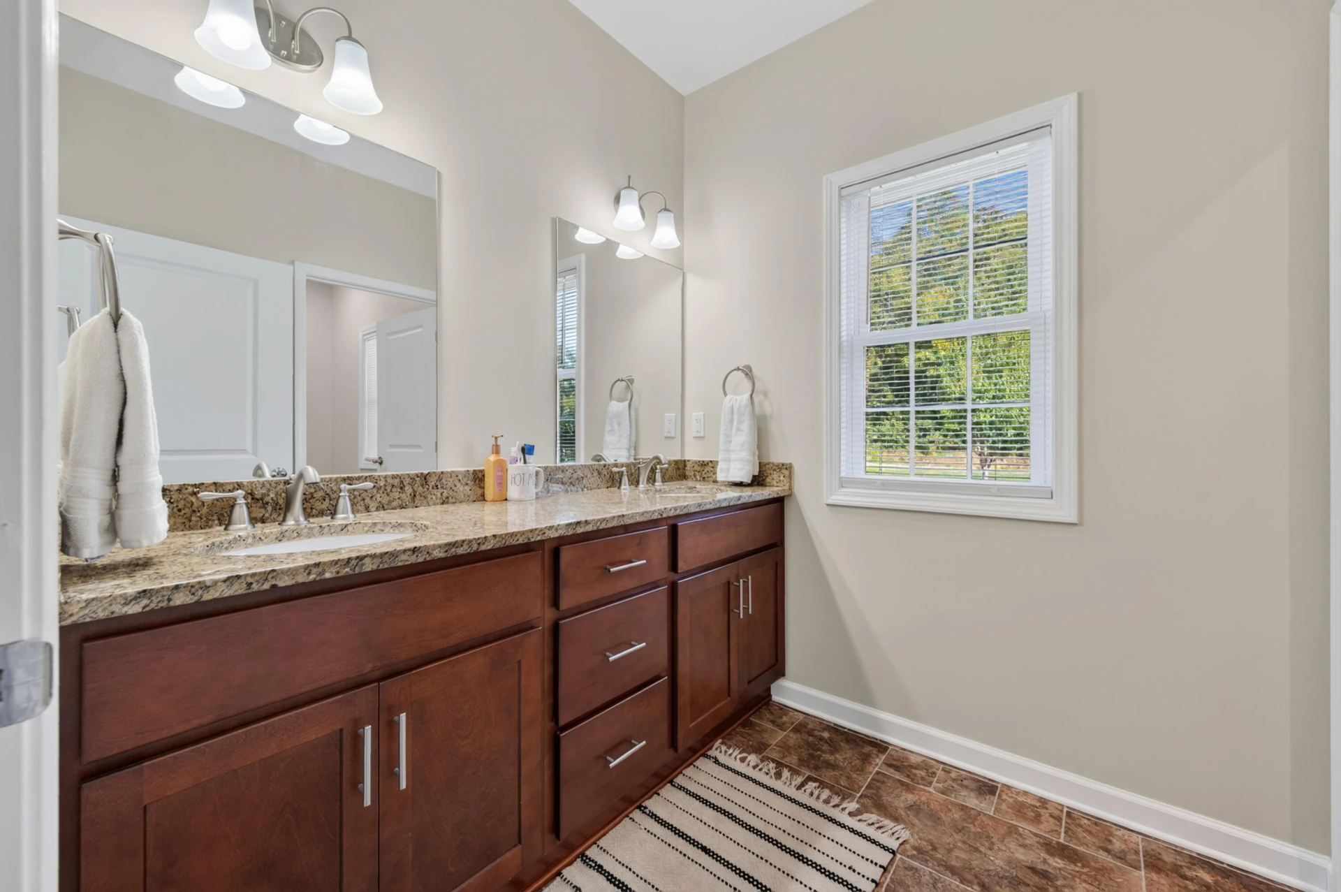 320 Bernies WAY - Photo 27