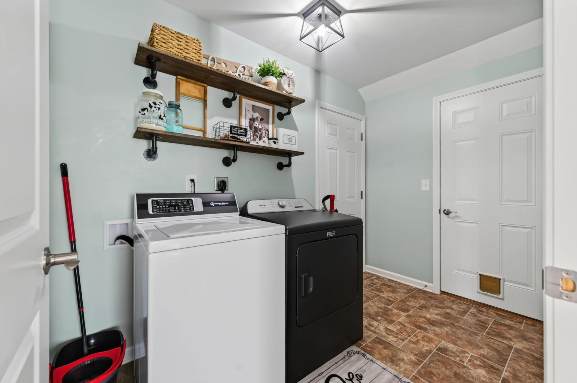 320 Bernies WAY - Photo 32