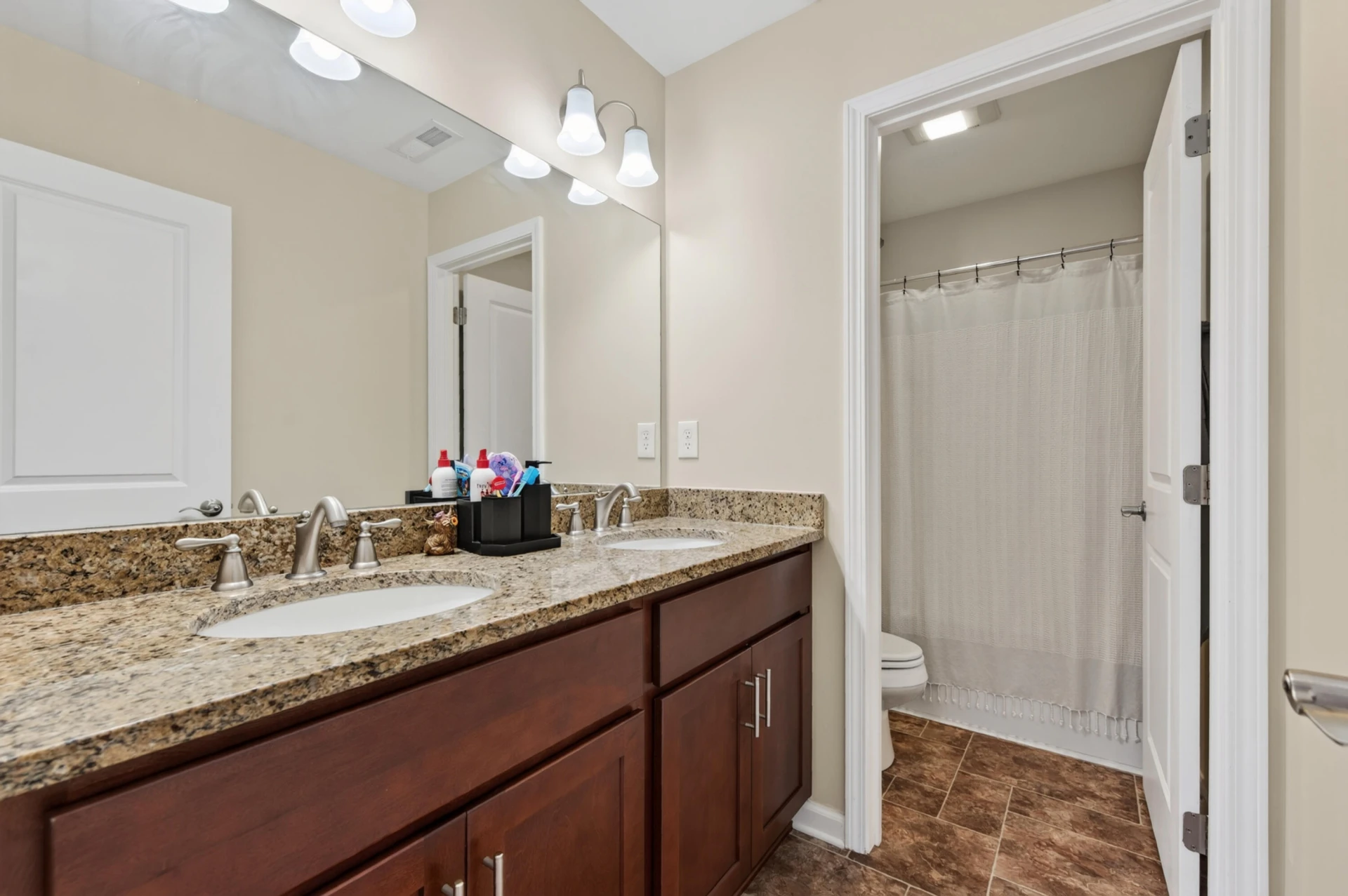 320 Bernies WAY - Photo 39
