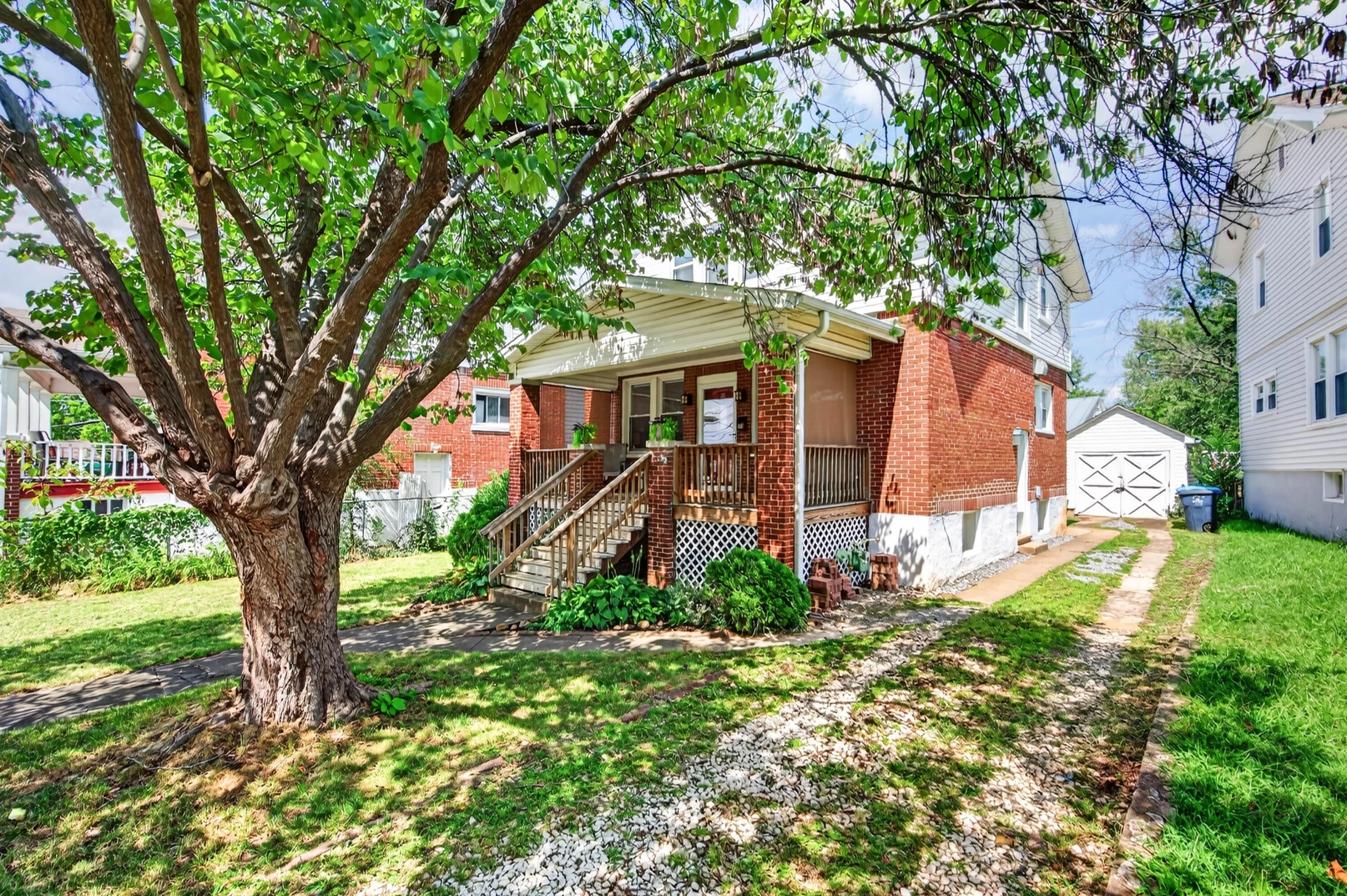 1108 6th ST SE - Photo 2