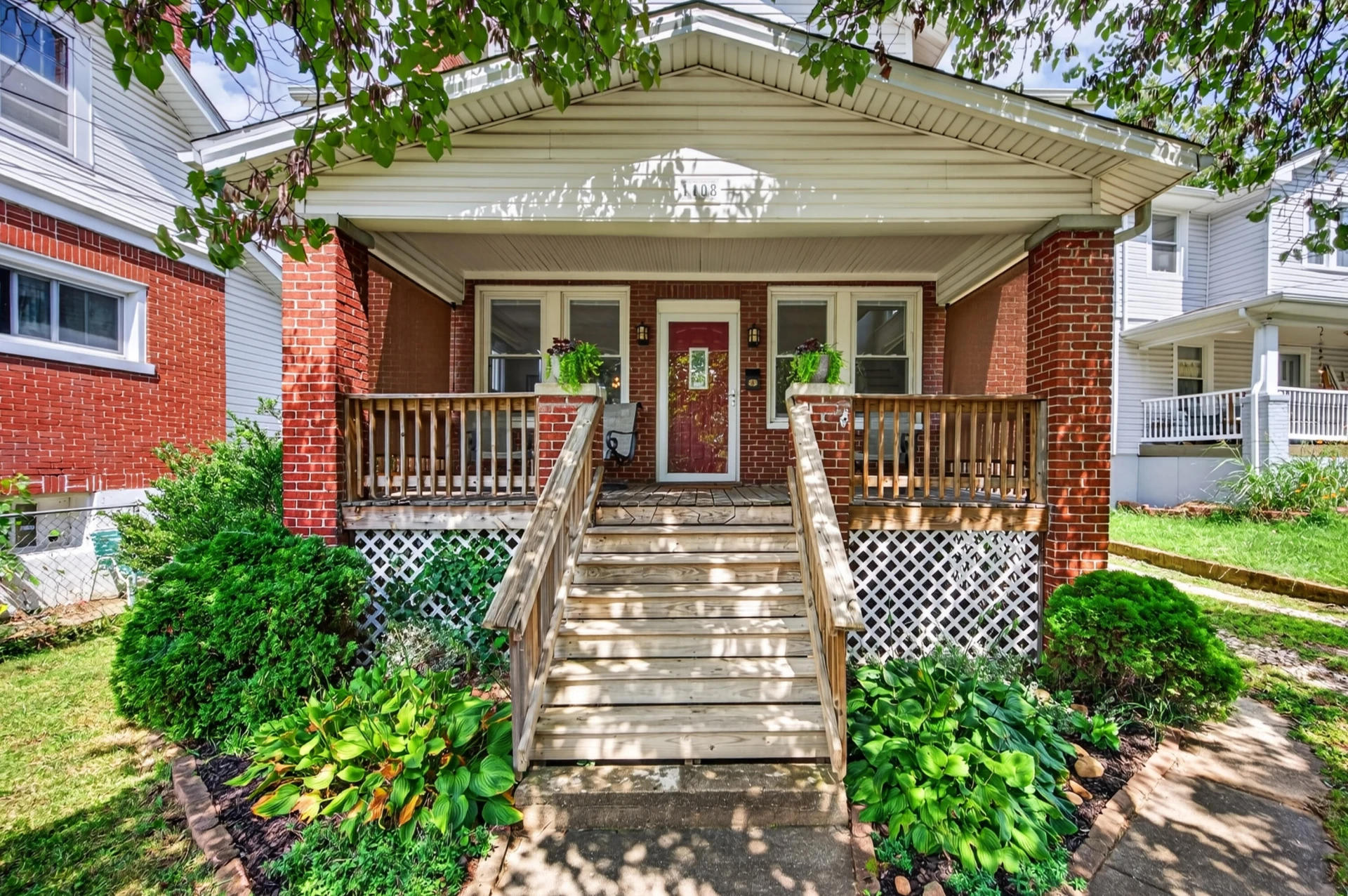 1108 6th ST SE - Photo 4