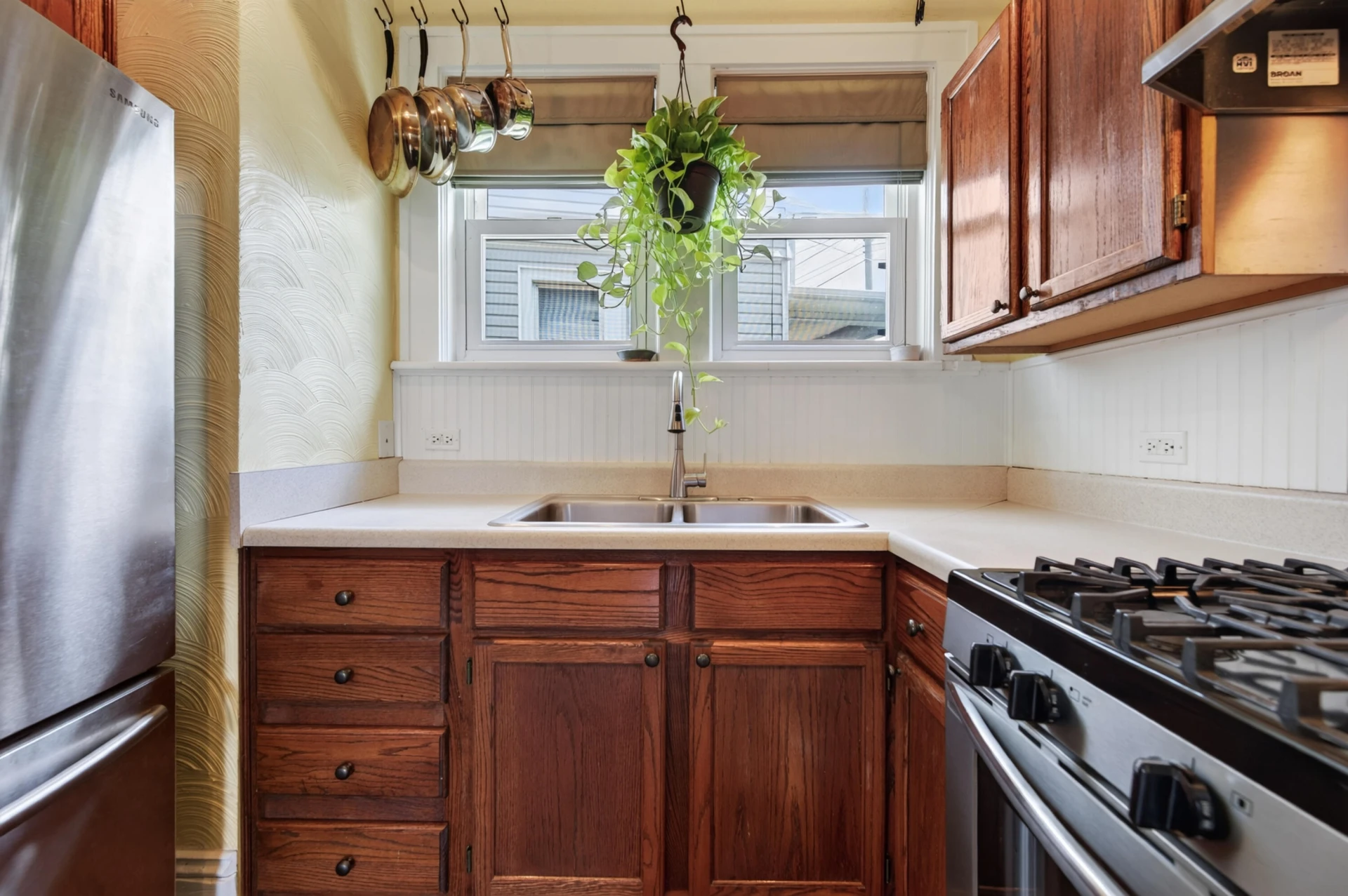 1108 6th ST SE - Photo 17